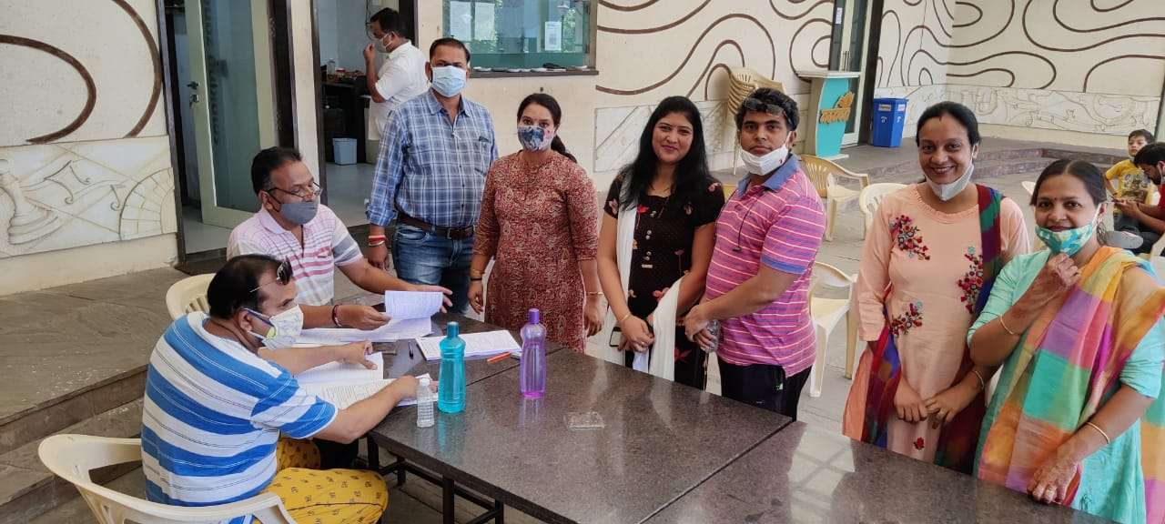 SURAT NEWS DAYRI: एक माह से जारी कोरोना पीडि़तों के लिए भोजन सेवा