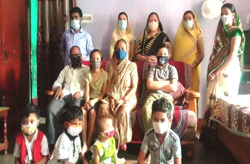 एक ही परिवार के 14 सदस्यों ने जीती कोरोना से जंग, घर के 6 छोटे बच्चे, गर्भवती बहू और हार्ट पेसेंट बुजुर्ग भी थे पॉजिटिव एक ही परिवार के 14 सदस्यों ने जीती कोरोना से जंग, घर के 6 छोटे बच्चे, गर्भवती बहू और हार्ट पेसेंट बुजुर्ग भी थे पॉजिटिव