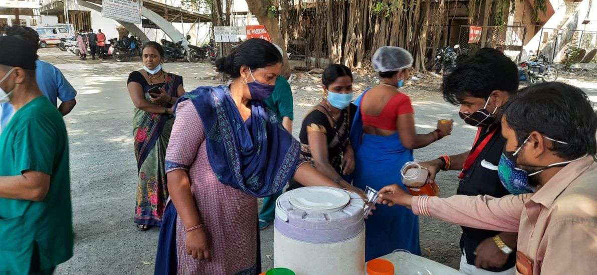 SURAT NEWS DAYRI: एक माह से जारी कोरोना पीडि़तों के लिए भोजन सेवा