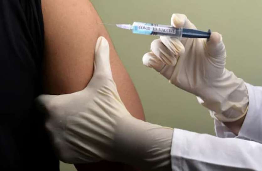 coronavaccination ब्रिटेन के वैक्सीन टास्कफोर्स प्रमुख का दावा, अगस्त तक कोरोना मुक्त हो जाएगा देश