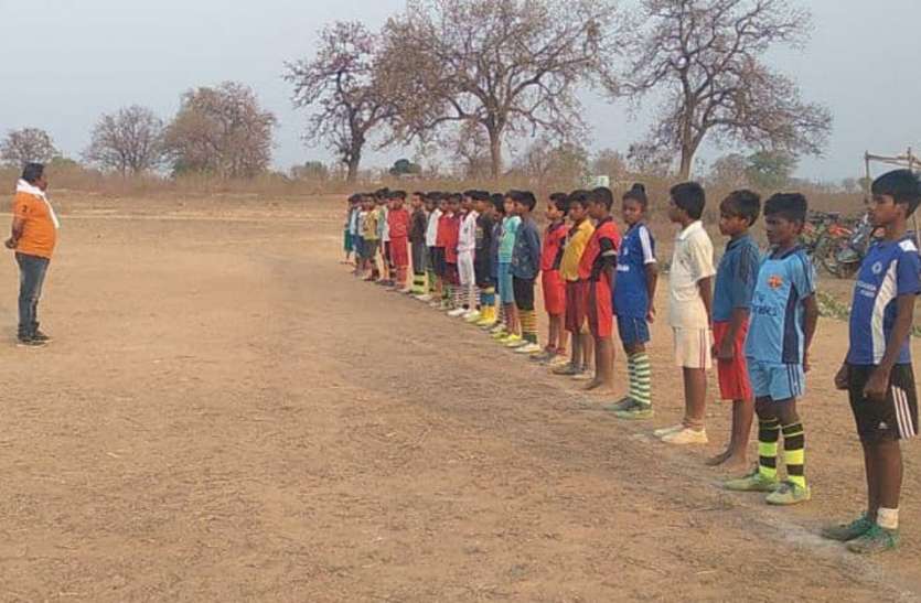 Football club will be formed from village to village गांव-गांव बनेंगे फुटबाल क्लब, आदिवासी अंचल की देश में पहचान बनाने की तैयारी