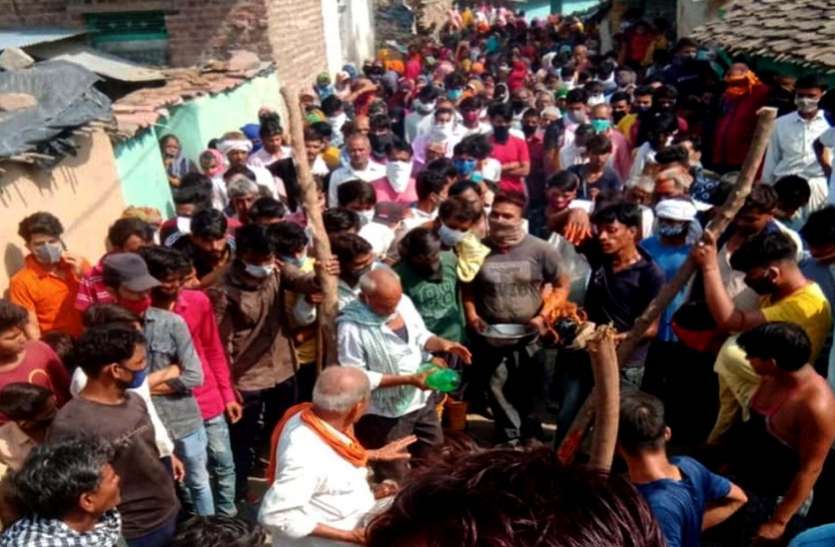 Jhalawar Police Action....घास भैंरू की सवारी में जुटी सैकड़ों की भीड़, 22 पर केस Jhalawar Police Action....घास भैंरू की सवारी में जुटी सैकड़ों की भीड़, 22 पर केस
