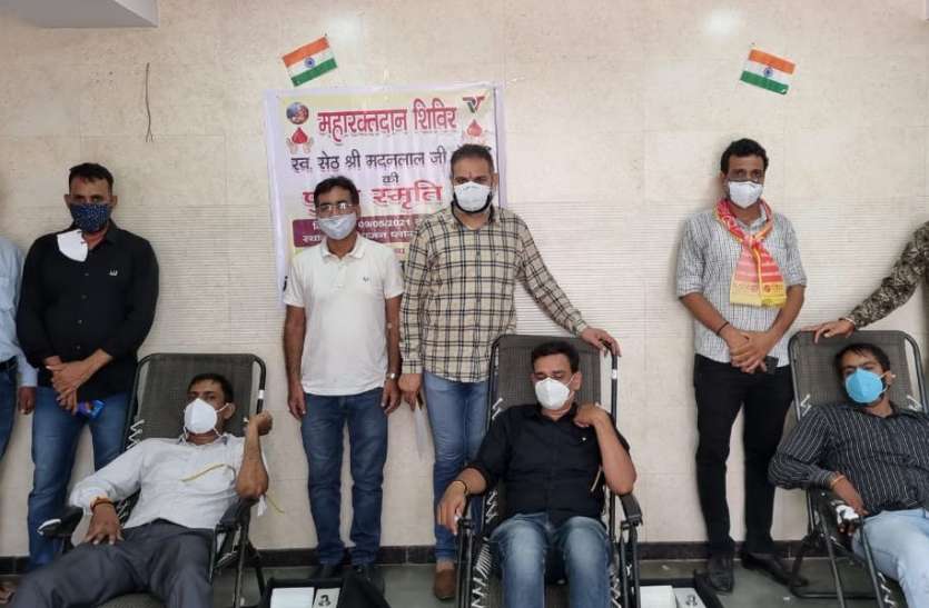 SURAT NEWS DAYRI: विप्र गौरव भवन में 45 यूनिट रक्त संग्रहित SURAT NEWS DAYRI: विप्र गौरव भवन में 45 यूनिट रक्त संग्रहित