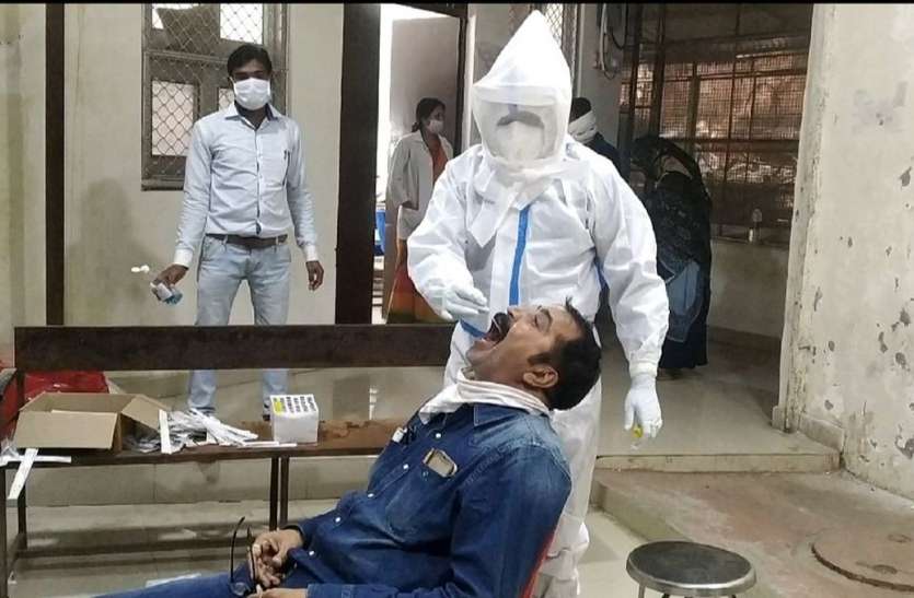 वीकेंड कफ्र्यू के बावजूद बढ़े रहे मरीज, 748 नए संक्रमित व 8 मरीजों की मौत वीकेंड कफ्र्यू के बावजूद बढ़े रहे मरीज, 748 नए संक्रमित व 8 मरीजों की मौत