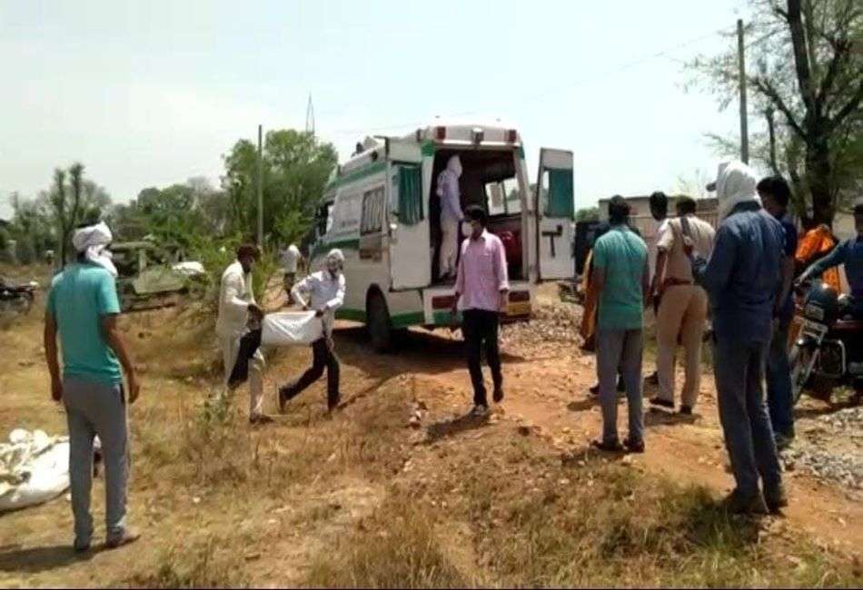 महिला ने पांच मासूम बच्चों के साथ ट्रेन के आगे लगाई छलांग, दो को छोड़ सभी की मौत