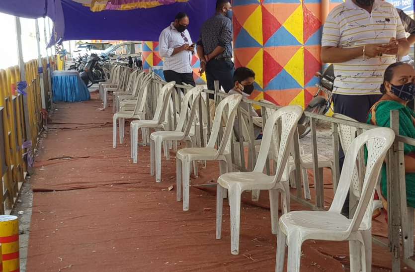 Gujarat: वैक्सीन को लेकर उदासीनता, कुछ लोग कोरोना जांच के लिए तैयार नहीं Gujarat: वैक्सीन को लेकर उदासीनता, कुछ लोग कोरोना जांच के लिए तैयार नहीं