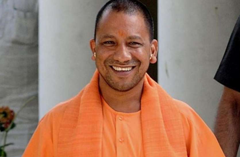 CM Yogi Adityanath योगी सरकार 60 लाख गरीब बुजुर्गों के खातों में भेजेगी पेंशन, 1800 करोड़ रुपये की किश्त जारी, मुफ्त राशन भी बंटेगा