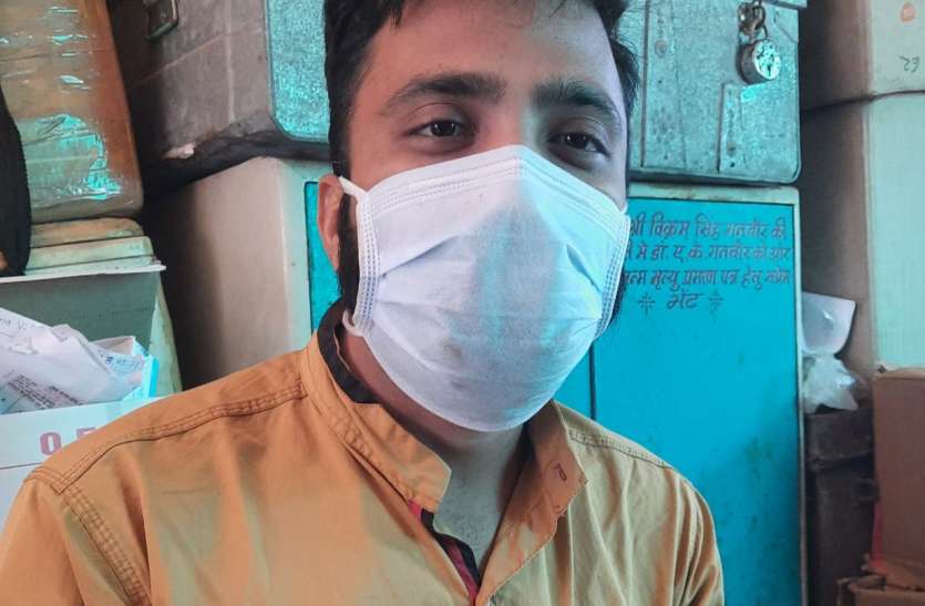 Breaking news कोरोना से परिवार की हिफाजत का रखा ध्यान, एक साल से नहीं किया मुलाकात Breaking news कोरोना से परिवार की हिफाजत का रखा ध्यान, एक साल से नहीं किया मुलाकात