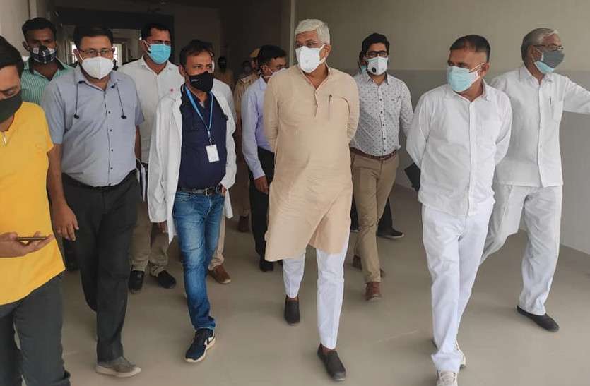 Gajendra Singh Shekhawat kicked off Atal Covid dedicated center जहां चाह वहां राह: जानें केंद्रीय मंत्री Gajendra Singh Shekhawat ने क्या कर दिखाया 'कमाल'?