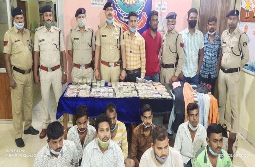 रकम कलेक्शन करने वाली कंपनी में चोरी करने वाले 1 अपचारी बालक सहित 9 आरोपी़ गिरफ्तार रकम कलेक्शन करने वाली कंपनी में चोरी करने वाले 1 अपचारी बालक सहित 9 आरोपी़ गिरफ्तार