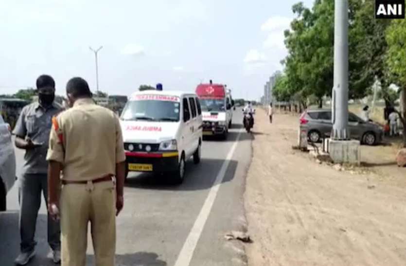 ambulances कोरोना संकट : आंध्र प्रदेश से तेलंगाना इलाज के लिए आ रहे हैं मरीज, बॉर्डर पर एंबुलेंस को रोक रही है पुलिस