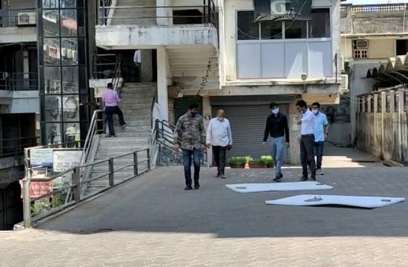 murder : महिला मित्र को लेकर विवाद होने पर दो सुरक्षाकर्मियों में खूनी खेल - एक की मौत, दूसरा जख्मी, दस साल से थी दोनों में दोस्ती murder : महिला मित्र को लेकर विवाद होने पर दो सुरक्षाकर्मियों में खूनी खेल - एक की मौत, दूसरा जख्मी, दस साल से थी दोनों में दोस्ती