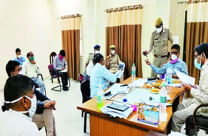 संभागीय आयुक्त ने परखी व्यवस्थाएं, कोविड सेंटर का निरीक्षण संभागीय आयुक्त ने परखी व्यवस्थाएं, कोविड सेंटर का निरीक्षण