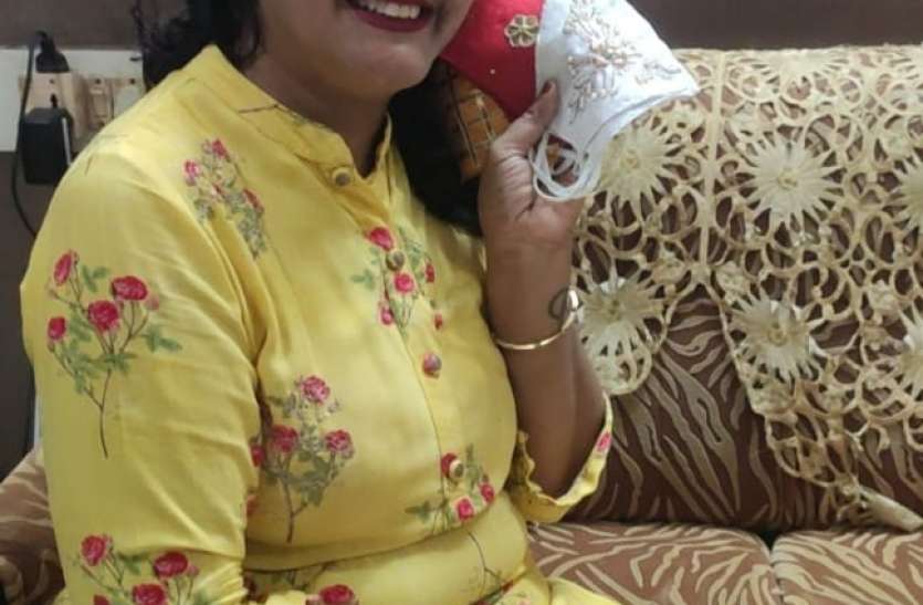 Rakhi Khadloya Chennai कोरोना काल में चेन्नई की राखी खडलोया ने शुरू किया मास्क बनाने का काम, सौ से अधिक वैरायटी के मास्क