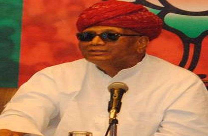 rasa singh rawat Memory: पैर छूकर किसी को भी अपना बना लेते थे रासासिंह