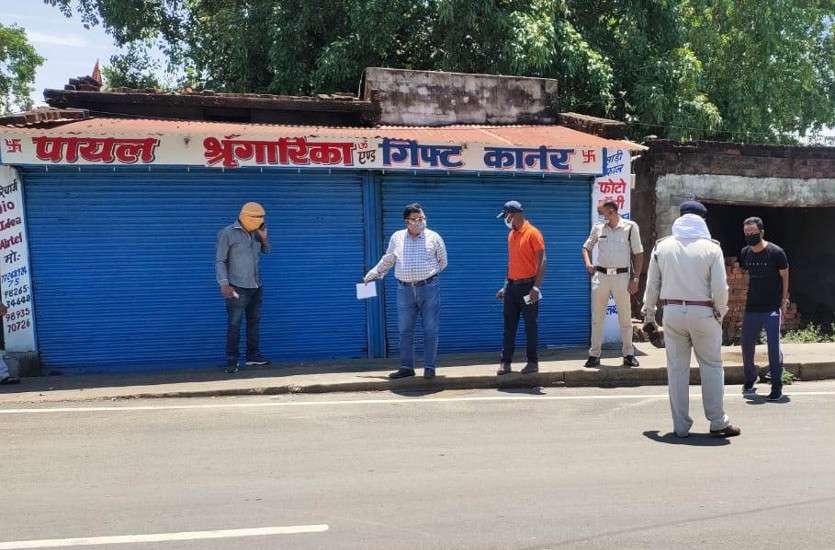 Shops sealed in Bishrampur