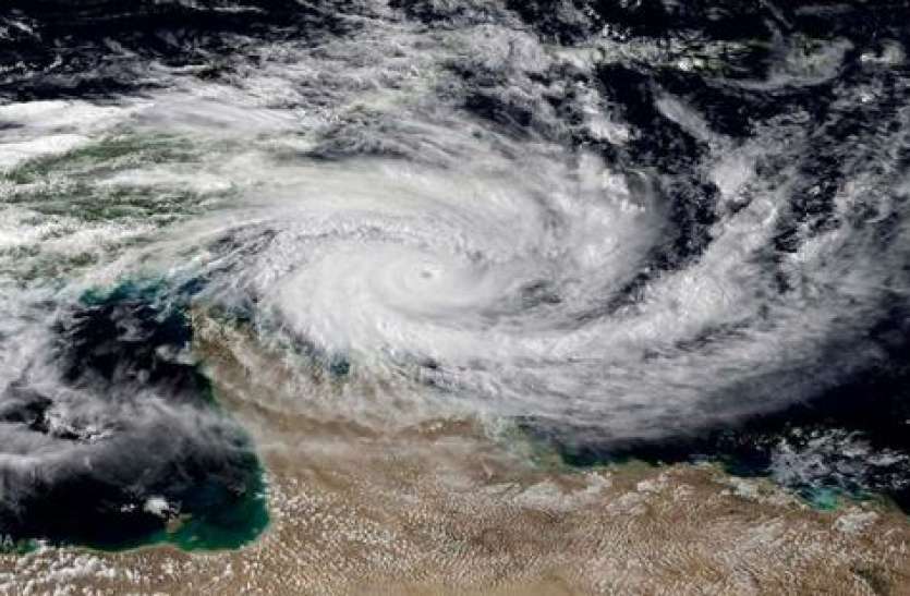 Cyclone hit west coast this weekend साल के पहले चक्रवाती तूफान 'तौकते' का मंडराया खतरा, आईएमडी ने इन इलाकों में जारी किया अलर्ट