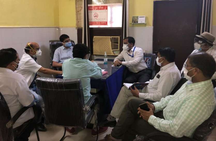 कोरोना संक्रमितों की भर्ती की भरमार, कोविड वार्ड का किया दूसरी बार विस्तार, बाहरी आइसोलेेशन सेंटर भी तैयार कोरोना संक्रमितों की भर्ती की भरमार, कोविड वार्ड का किया दूसरी बार विस्तार, बाहरी आइसोलेेशन सेंटर भी तैयार