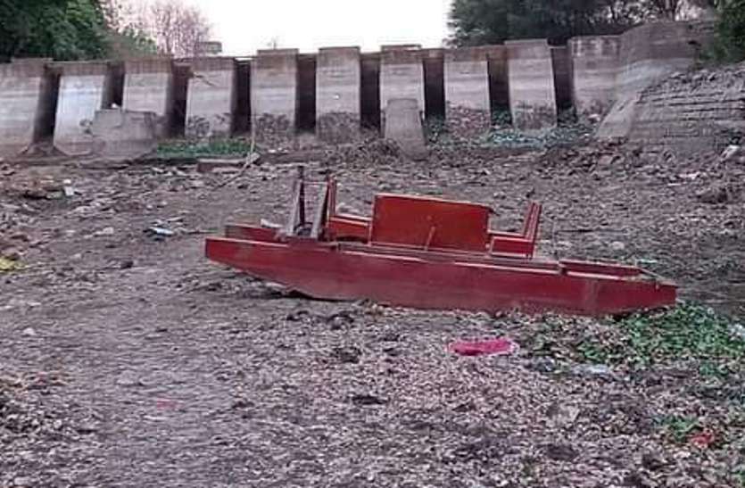 Katni River अतिक्रमण और सीवर की निकासी से संकट में कटनी नदी का अस्तित्व