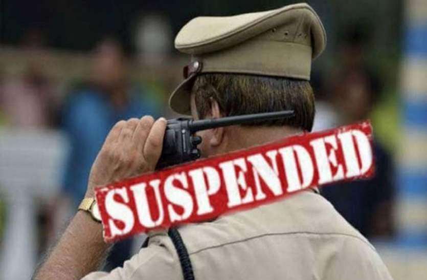 प्रतीकात्मक फोटो जहरीली शराब कांड, थानेदार, आबकारी इंस्पेक्टर सहित दस निलंबित