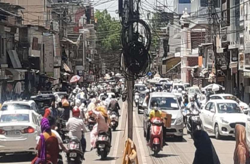 लॉकडाउन में मिली छूट के दौरान थोड़ी सी लापरवाही पड़ सकती है भारी लॉकडाउन में मिली छूट के दौरान थोड़ी सी लापरवाही पड़ सकती है भारी, मुख्यमंत्री को करनी पड़ी अपील
