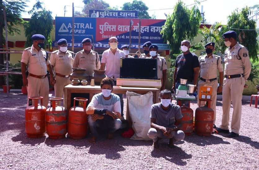 लॉकडाउन में स्कूल हुआ बंद तो नाबालिगों ने ज्वाइन कर लिया चोर गिरोह, अब हर दूसरी चोरी में बच्चों की सक्रियता देख पुलिस हैरान लॉकडाउन में स्कूल हुआ बंद तो नाबालिगों ने ज्वाइन कर लिया चोर गिरोह, अब हर दूसरी चोरी में बच्चों की सक्रियता देख पुलिस हैरान
