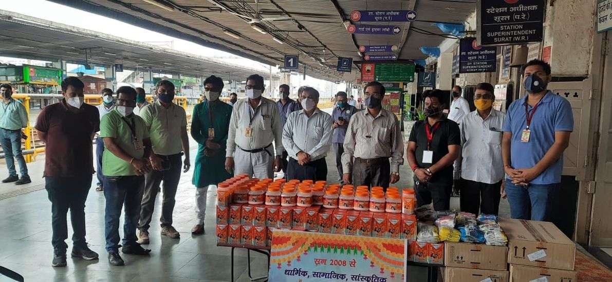 SURAT NEWS DAYRI: यज्ञ-हवन के बाद सेवा का दौर