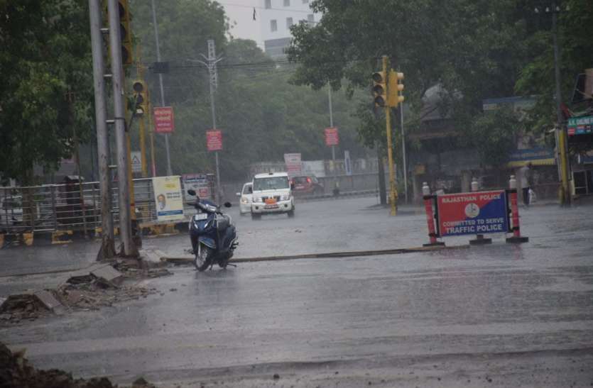 rain_in_udaipur.jpg महामारी के बीच चक्रवाती आफत , बिजली, ऑक्सीजन और आपदा प्रबंधन पर रहेगी नजर
