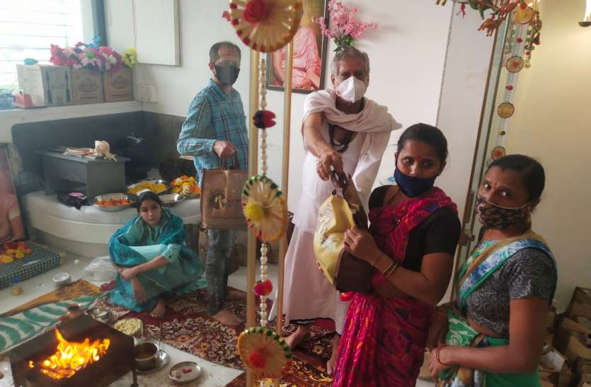 SURAT NEWS DAYRI: यज्ञ-हवन के बाद सेवा का दौर SURAT NEWS DAYRI: यज्ञ-हवन के बाद सेवा का दौर