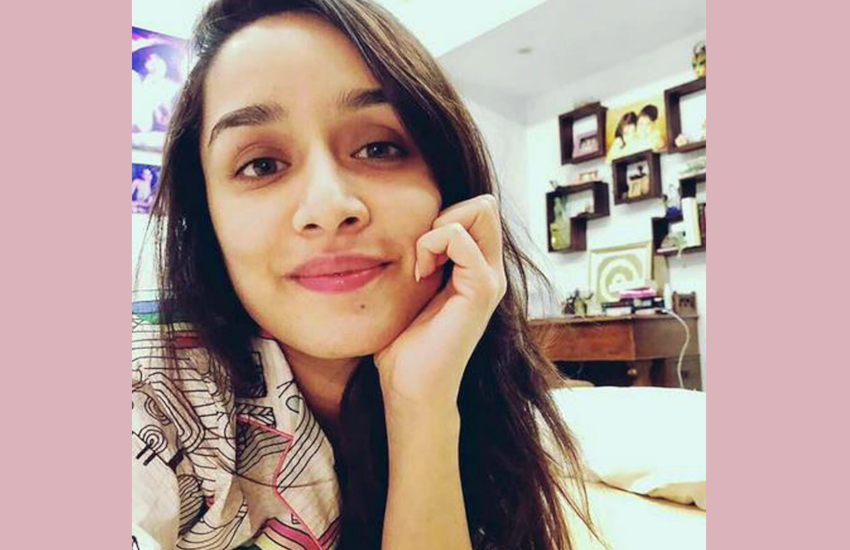 shraddha_kapoor_bedroom.png