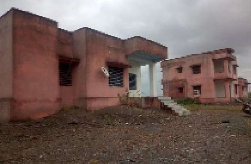 संसाधनों की कमी से जूझ रहा दबलाना प्राथमिक स्वास्थ्य केंद्र संसाधनों की कमी से जूझ रहा दबलाना प्राथमिक स्वास्थ्य केंद्र