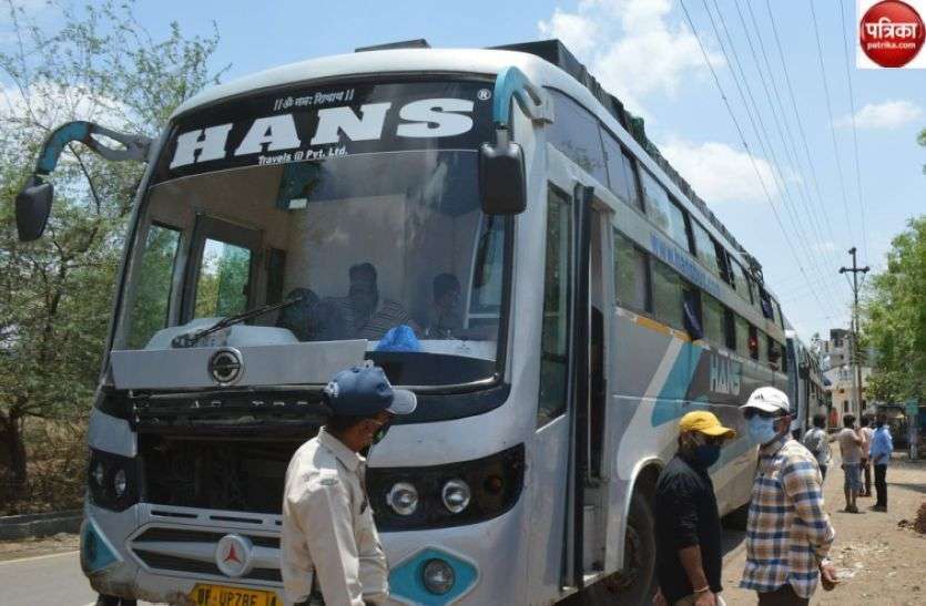 Two passenger bus passing through remote area of the district seized Barwani Patrika News : जिले के दूरस्थ अंचल से गुजर रही दो यात्री बस जब्त