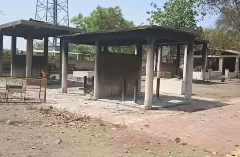 2001nsp8.jpg दूसरी लहर ने अप्रेल में मचाया कोहराम जिले के 6 नगरों में 300 से ज्यादा लोगों ने कहा इस संसार को अलविदा