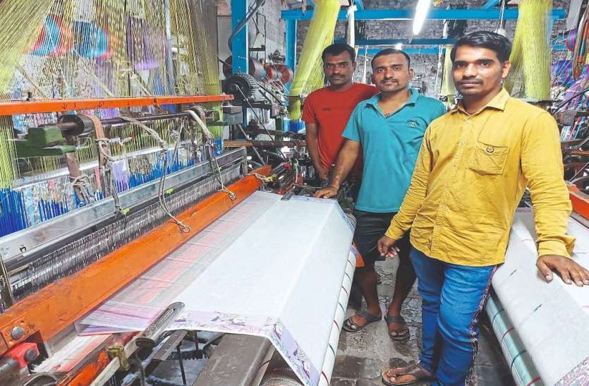 कपड़ों की किनार अब अलग-अलग रंग से सजेगी कपड़ों की किनार अब अलग-अलग रंग से सजेगी