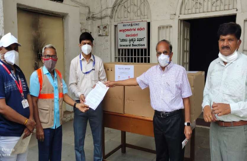 रेडक्रॉस सोसायटी ने बांटे वेंटिलेटर व ऑक्सीजन कॉन्सन्ट्रेटर रेडक्रॉस सोसायटी ने बांटे वेंटिलेटर व ऑक्सीजन कॉन्सन्ट्रेटर