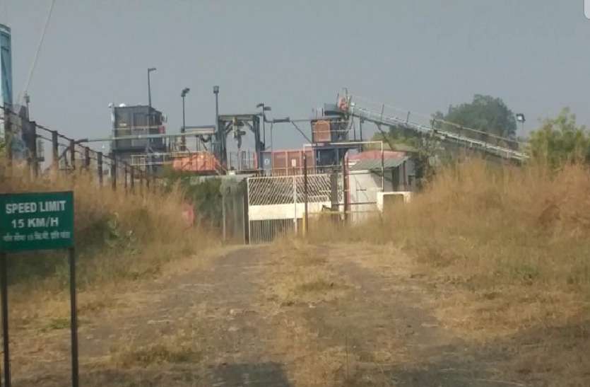 स्थानीय युवा भी चला रहे विरोध में सोशल मीडिया कैंपेन बक्स्वाहा हीरा खदान से पेड़ कटने से बचाने अब सुप्रीम कोर्ट में दायर हुई याचिका