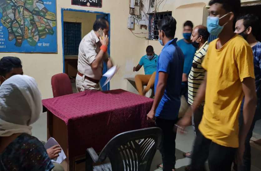 Police did not filed FIR घर में घुसकर युवक की पिटाई करने वाले एएसआई व आरक्षक सस्पेंड, पुलिस ने लगाया था ये आरोप, लेकिन...