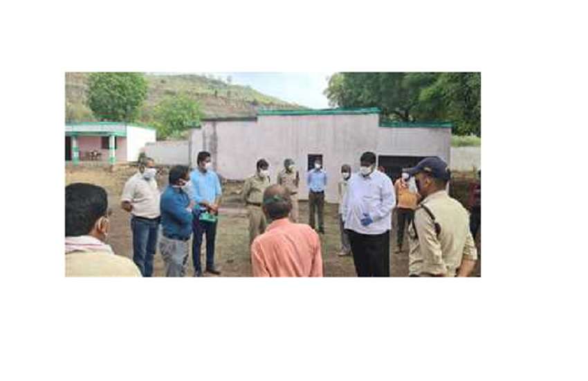 आईजी जोगा और कलेक्टर इलैयाराजा टी निरीक्षण करते