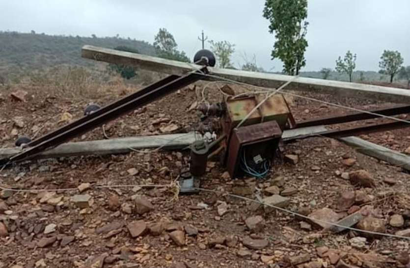 तौकते तूफान से 29 गांवों में क्षतिग्रस्त हुआ विद्युत तंत्र तौकते तूफान से 29 गांवों में क्षतिग्रस्त हुआ विद्युत तंत्र