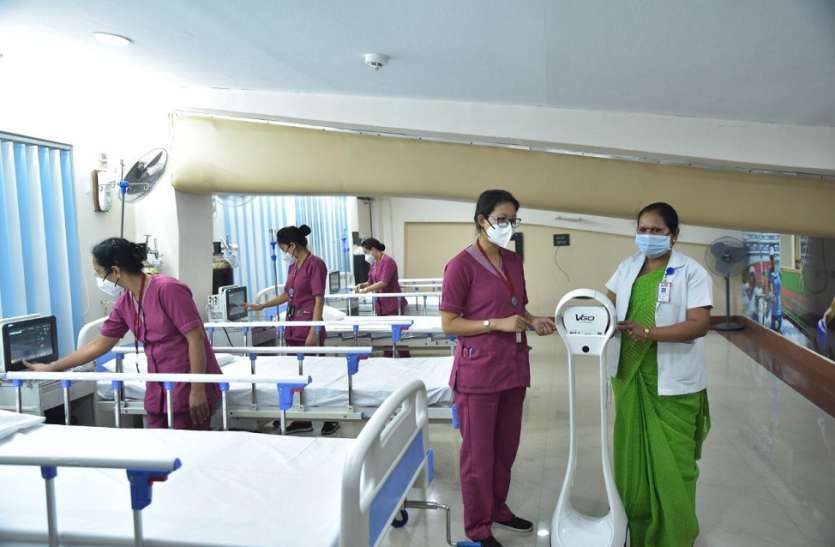 COVID-19: ऑडिटोरियम, स्टेडियम और होटल को बदला अस्पताल में COVID-19: ऑडिटोरियम, स्टेडियम और होटल को बदला अस्पताल में