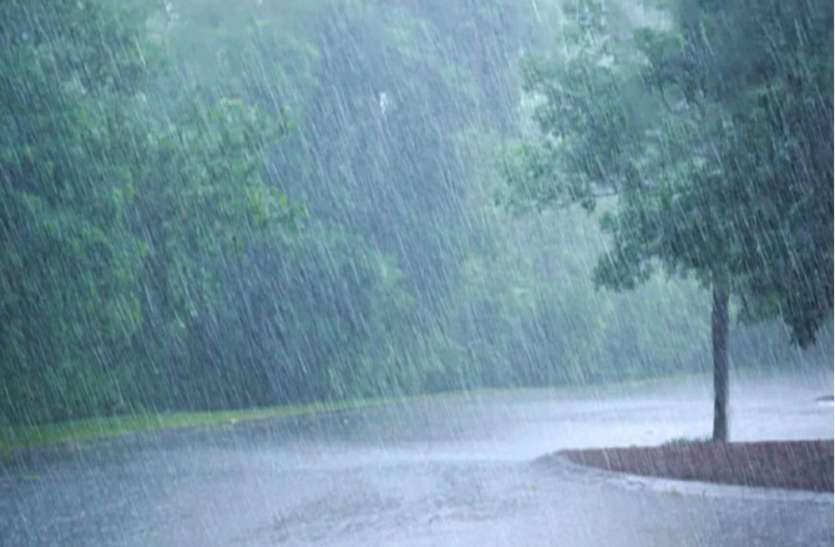 Cyclone Taukte effect on Weather तौकते तूफान का असर: बरसात ने तोड़ा 52 वर्ष का रिकॉर्ड, झमाझम बारिश ने दी गर्मी से राहत