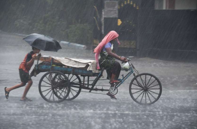 Chennai rain चेन्नई में लगातार दूसरे दिन कहीं बूंदाबांदी तो कहीं तेज बारिश हुई, गर्मी से मिली राहत