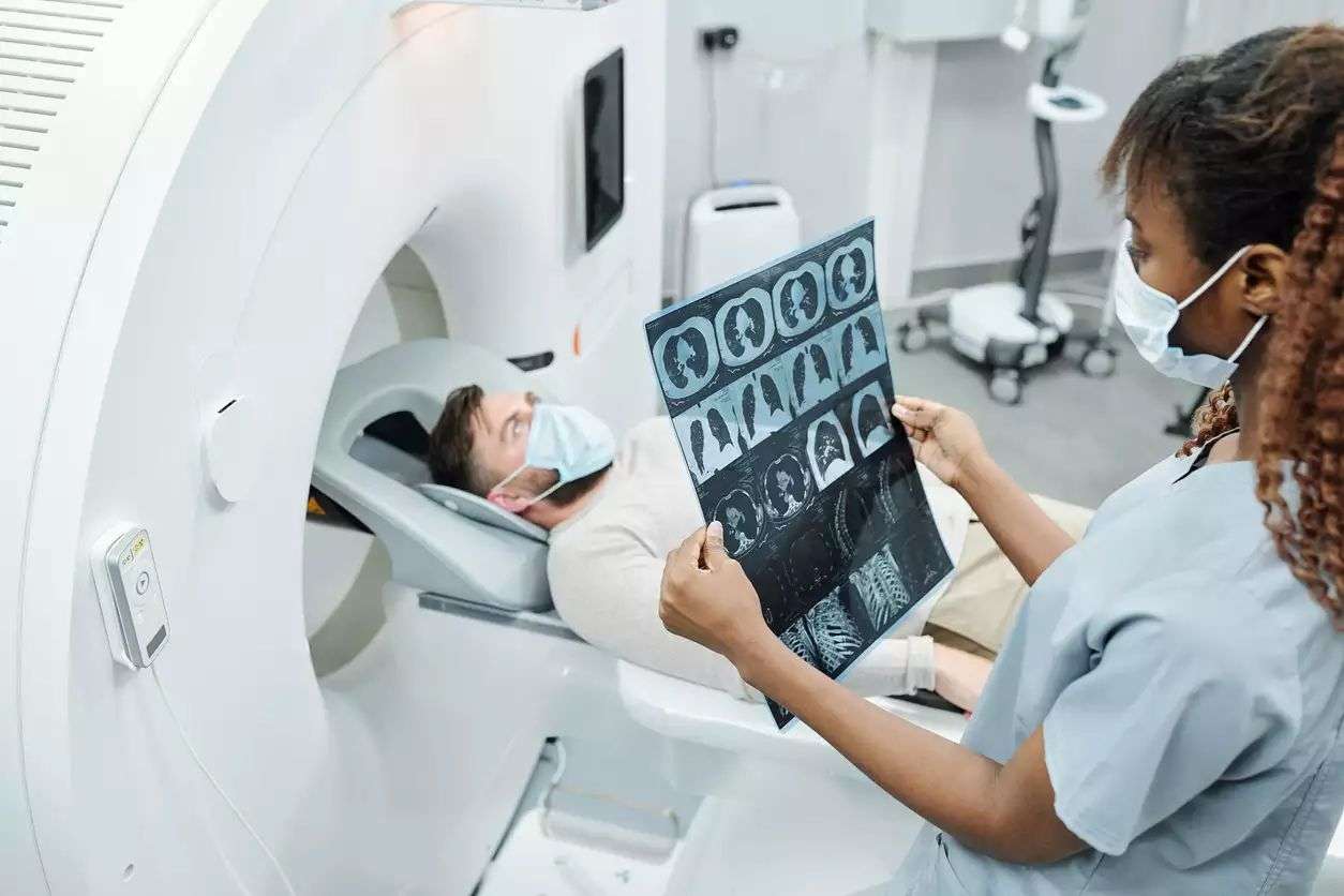 व्हाइट फंगस के बारे में ये बातें ज़रूर जान लें