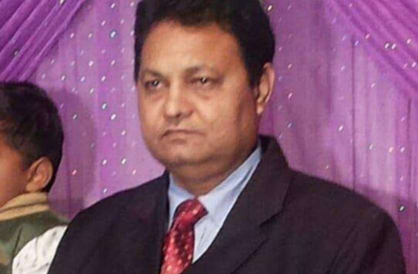 समुद्र में तौकते तूफान के आने से डूबे जहाज में रायबरेली के कैप्टन हुए लापता,परिवार कर रहा है इंतजार समुद्र में तौकते तूफान के आने से डूबे जहाज में रायबरेली के कैप्टन हुए लापता,परिवार कर रहा है इंतजार
