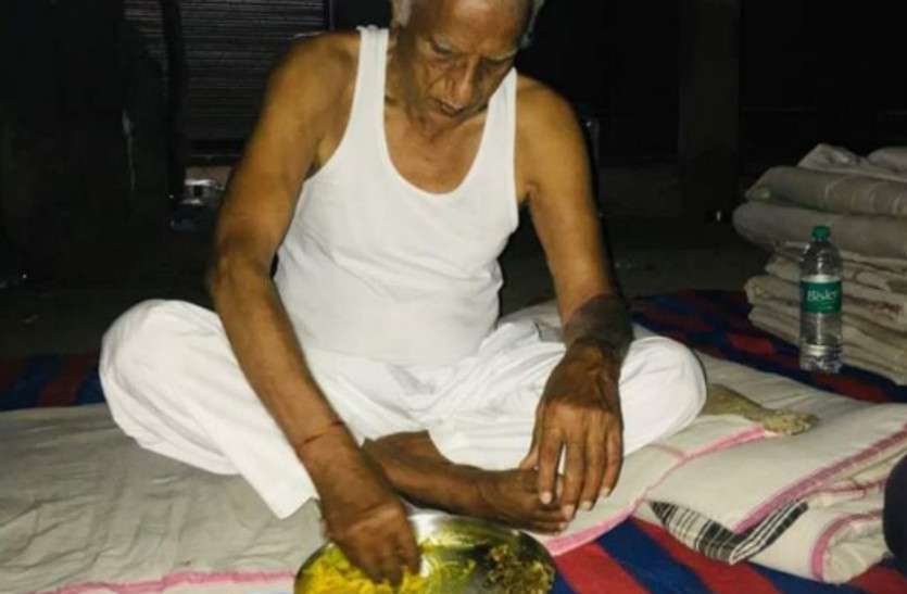 hemaram_choudhary_1.jpg प्रेशर पॉलिटिक्सः पर्दे के पीछे हेमाराम को मनाने के प्रयास, कवायद में जुटे गहलोत-पायलट कैंप