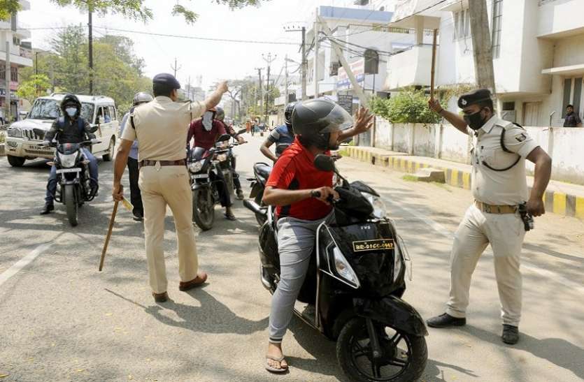 पुलिस पर उत्पीड़न का आरोप कोरोना कर्फ्यू के दौरान नागरिकों पर पुलिस ज्यादती का आरोप, सोशल मीडिया पर विरोध
