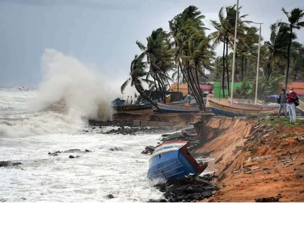 West Bengal: 8 लाख लोगों को सुरक्षित ठिकाने पर पहुंचाया गया, रात भर सचिवालय से चक्रवाती तूफान पर निगरानी करेंगी मुख्यमंत्री