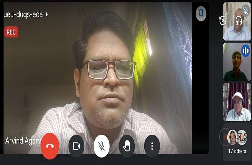 बाल आयोग की निजी स्कूलों और अभिभावकों संघ के साथ बैठक बाल आयोग की निजी स्कूलों और अभिभावकों संघ के साथ बैठक