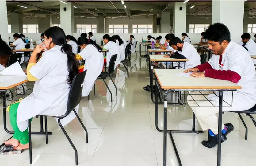 neet 2021 NEET 2021: अब नीट पर जल्द आ सकता है फैसला, छात्रों ने अक्टूबर तक परीक्षा स्थगित करने की मांग की