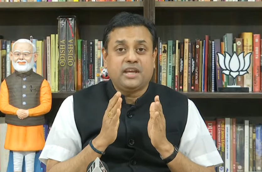 BJP Sambit Patra replys Delhi CM Arvind Kejriwal on Corona Vaccine and Pakistan भाजपा का पलटवार, संबित पात्रा बोले- माफी मांगें केजरीवाल
